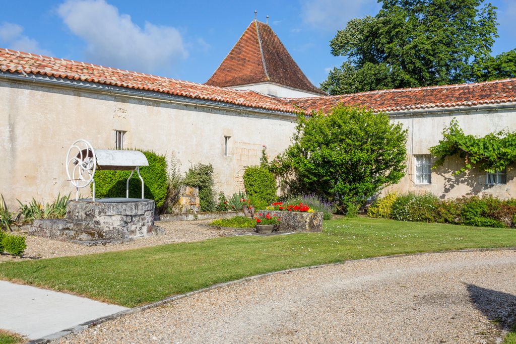 Chateau Serbise Aquitaine Olivers Travels 1 4 01