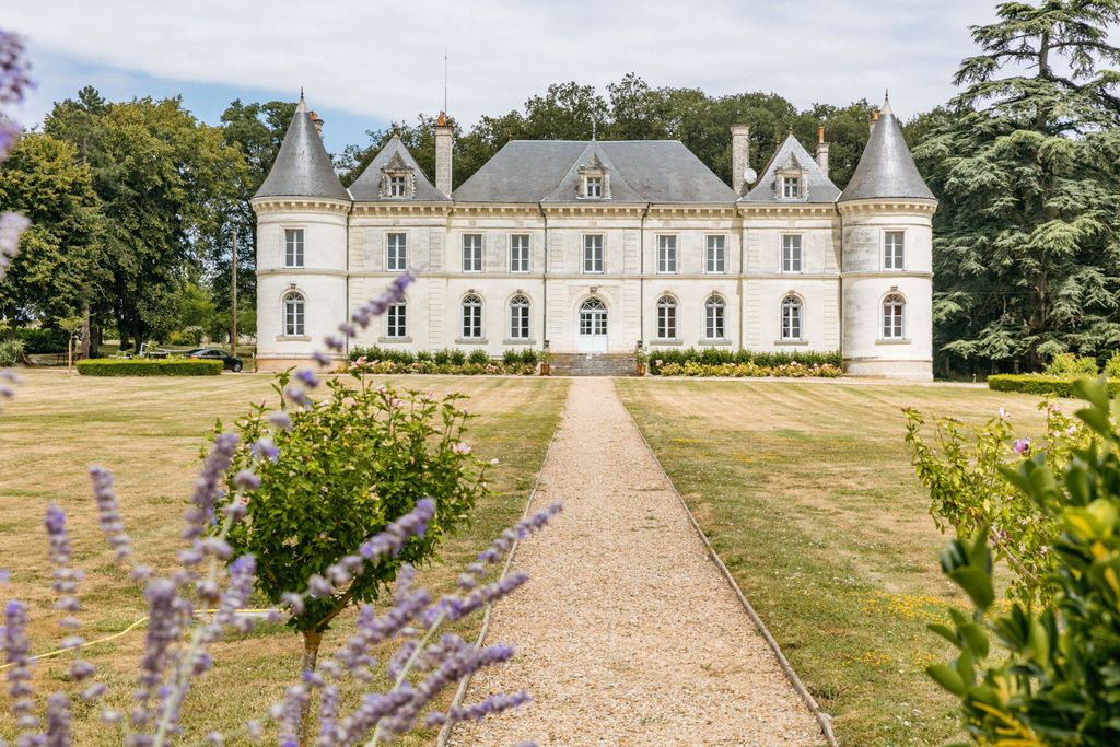 Chateau des Lanternes Aquitaine Olivers Travels 1