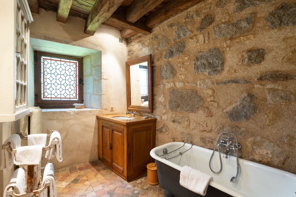 KEEP Chateau de St Louis Loire Valley Olivers Travels5