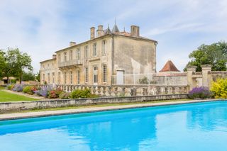 Chateau Serbise Estate Aquitaine Olivers Travels 1 1