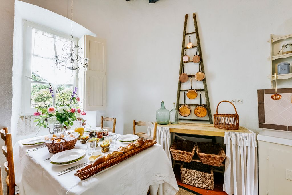 Tour St Therese Aquitaine Olivers Travels 3