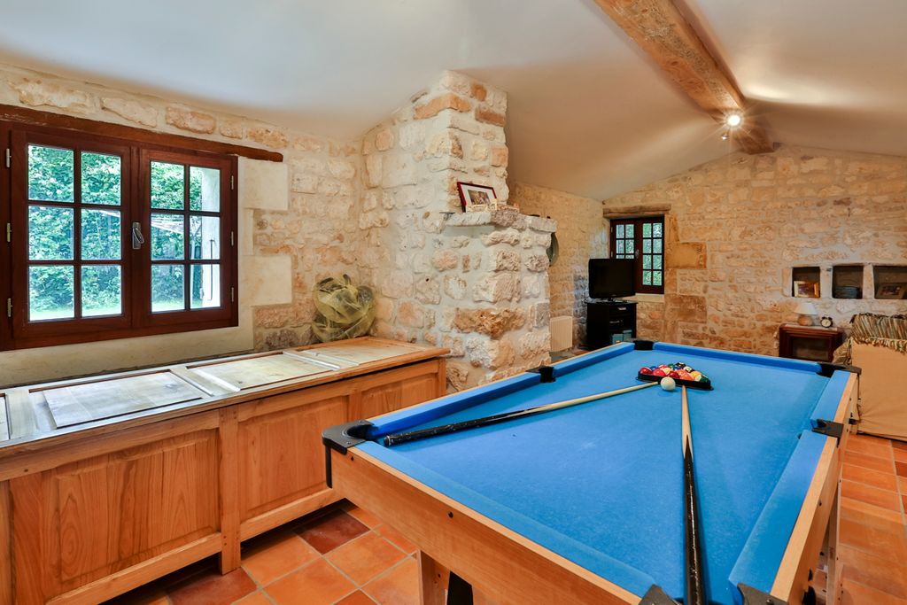 Claire Barn Atlantic Coast Olivers Travels    3 