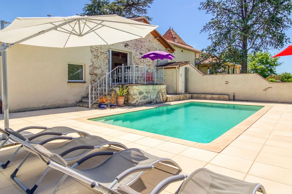 Cottage des Cedres Aquitaine Olivers Travels2 01