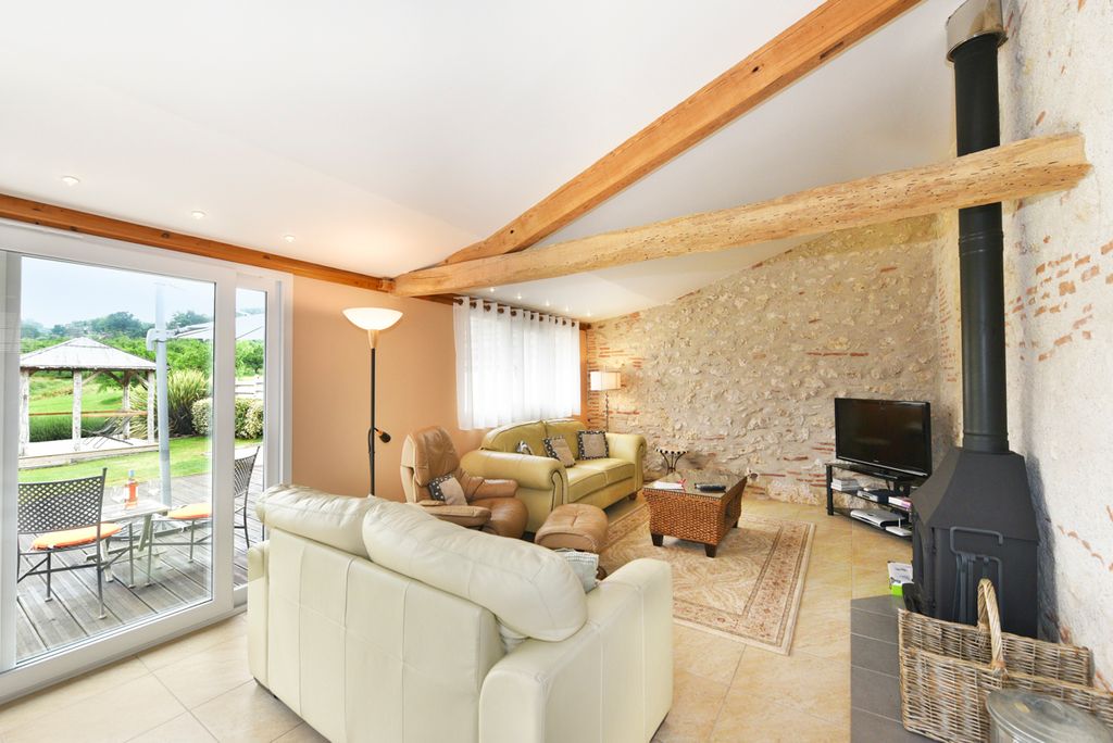 Cottage des Cedres Aquitaine Olivers Travels3 01
