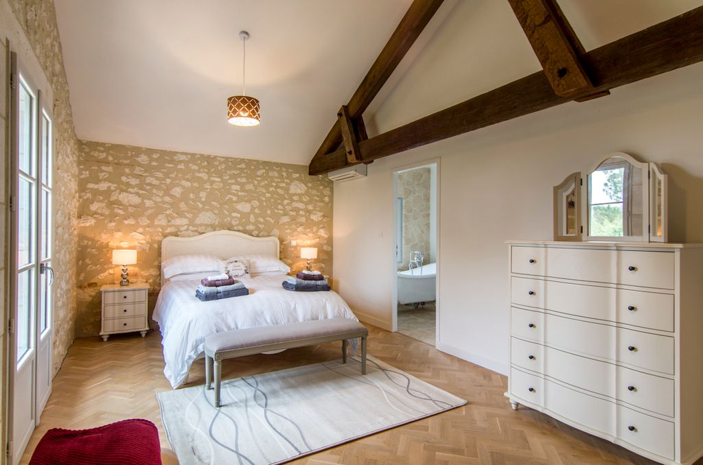 Les Ecuries Dordogne Olivers Travels 3 01