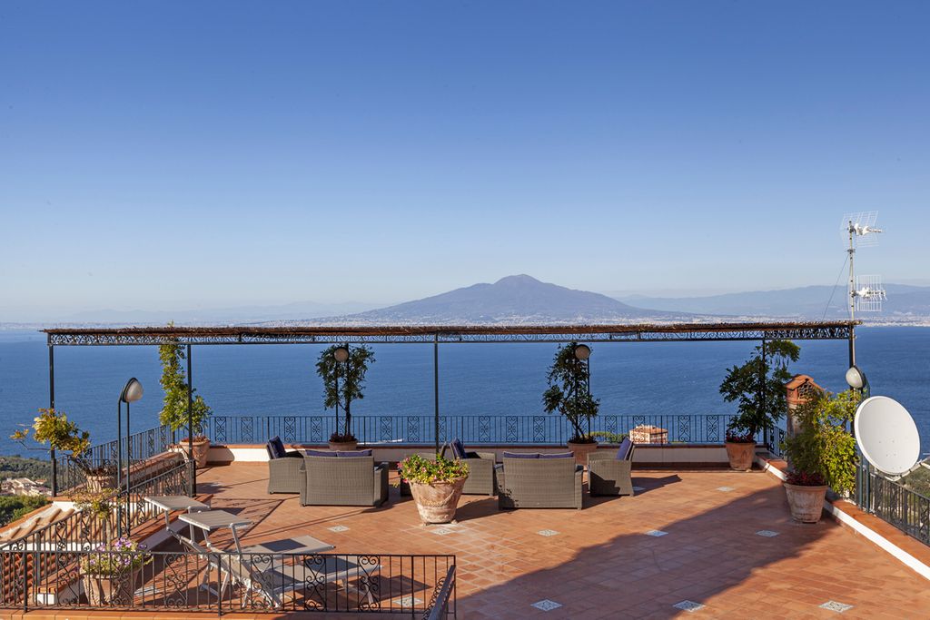 Villa Tahlula Sorrento Olivers Travels 5