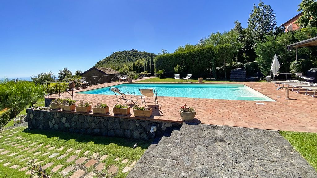 Villa Lovere Sicily Italy Olivers Travels 02