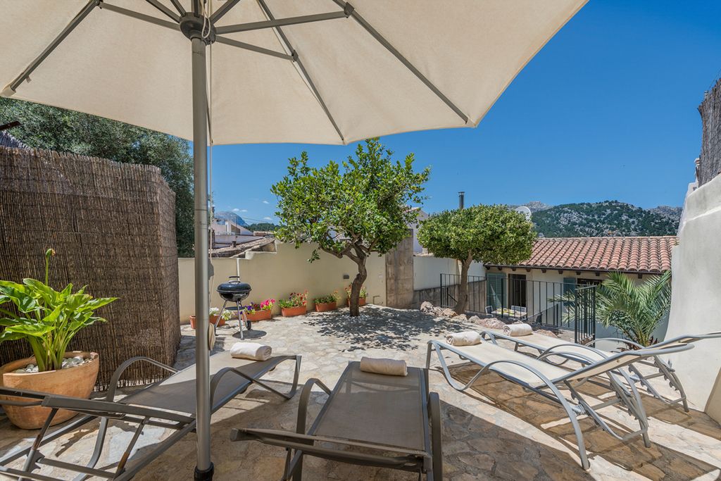Casa Izaro Mallorca Spain Olivers Travels 3