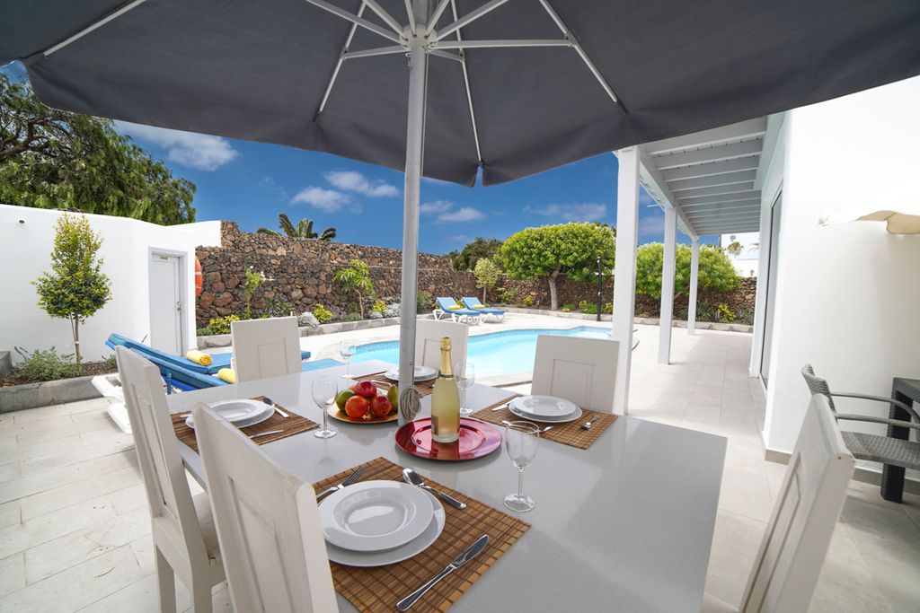 Villa Chita Lanzarote Olivers Travels2