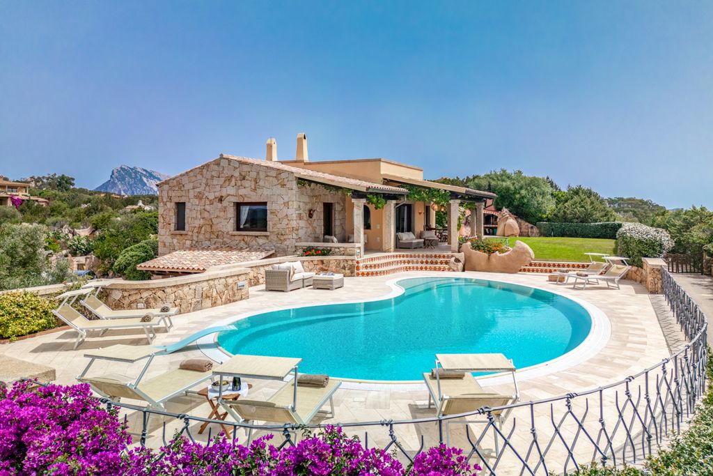 Villa Maratua Sardinia Olivers Travels 01