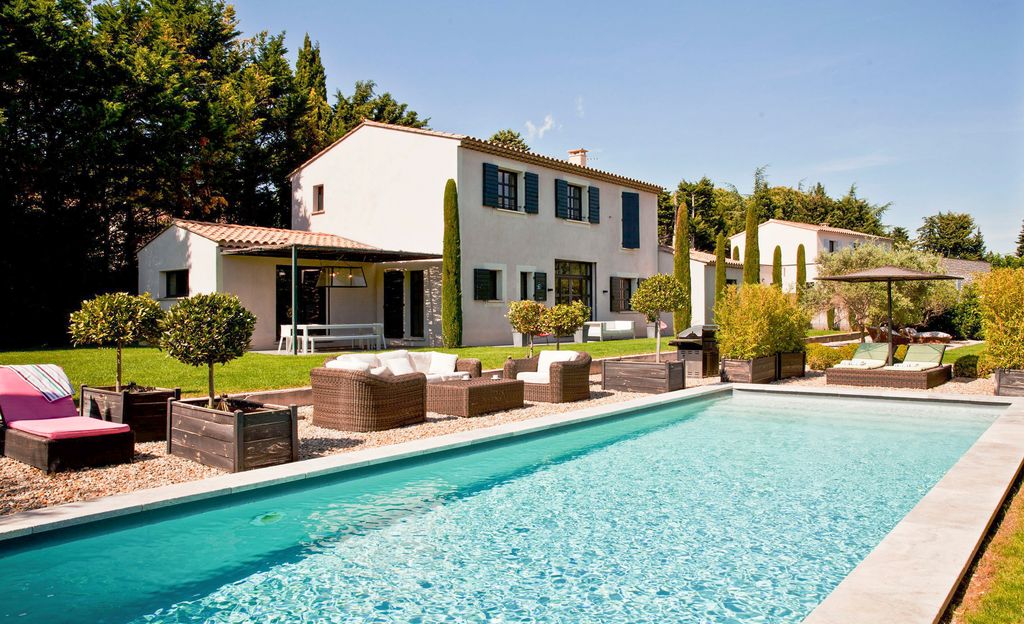 Villa Paradou Provence Olivers Travels1 01