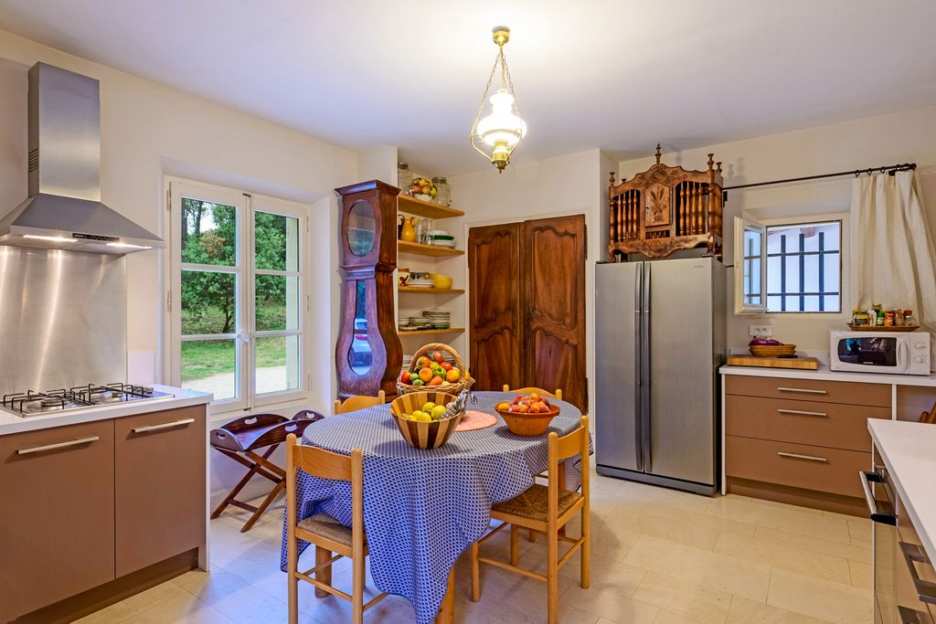 Maison la Montagnette Provence Olivers Travels 4