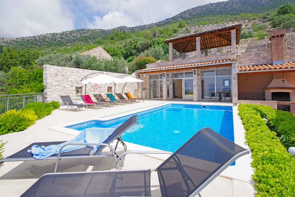 Villa Noelani Dubrovnik Olivers Travels 1