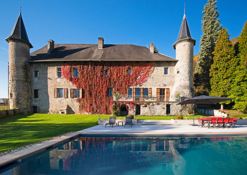 Chateau Ste Genevieve Fr Rhone Alpes Olivers Travels1