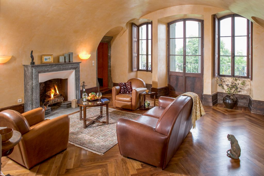 Chateau Ste Genevieve Fr Rhone Alpes Olivers Travels3