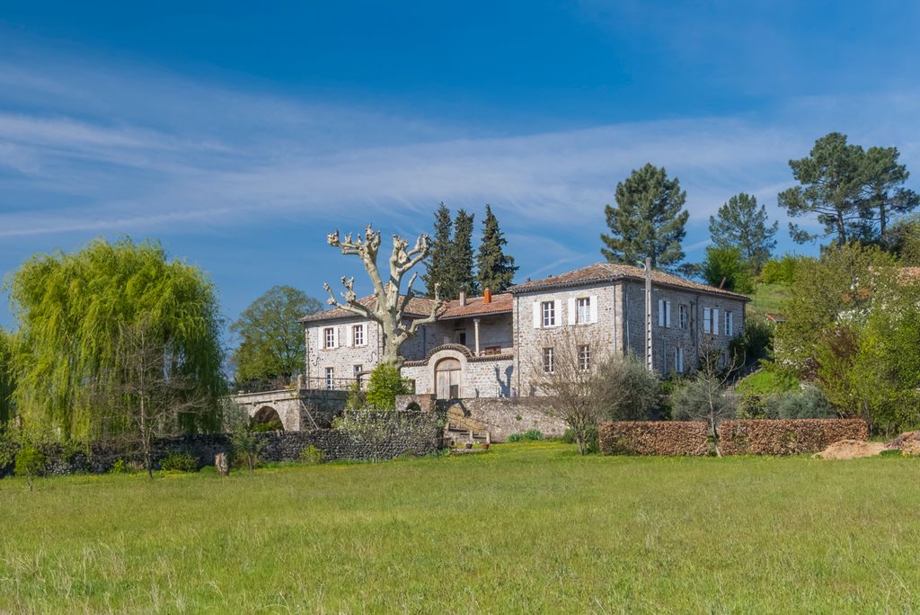 Mas la Levade Rhone Alpes Olivers Travels1