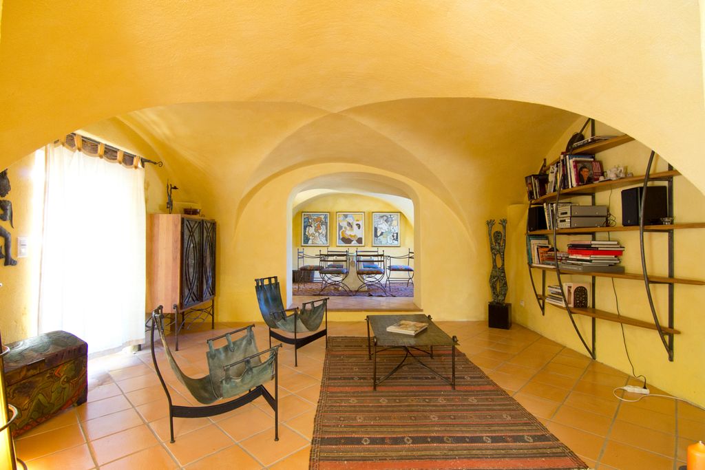 Maison Orange Provence Olivers Travels 4