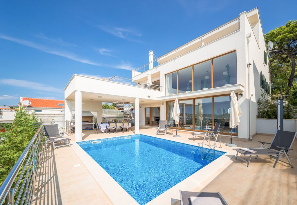 Villa Zlatna Dalmatia Olivers Travel1
