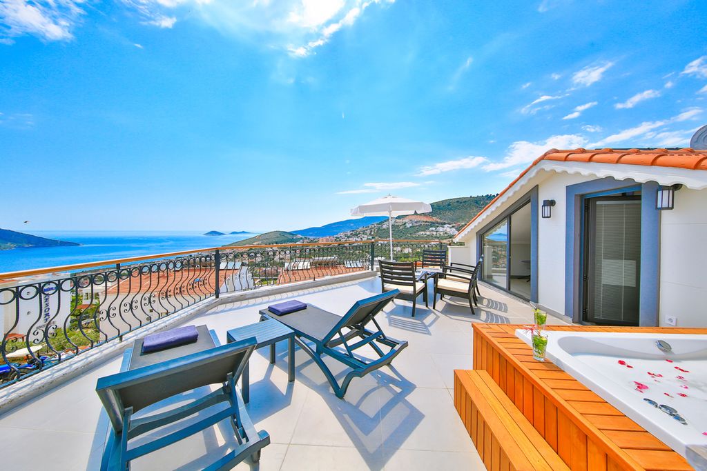Villa Iki Kalkan Olivers Travels2