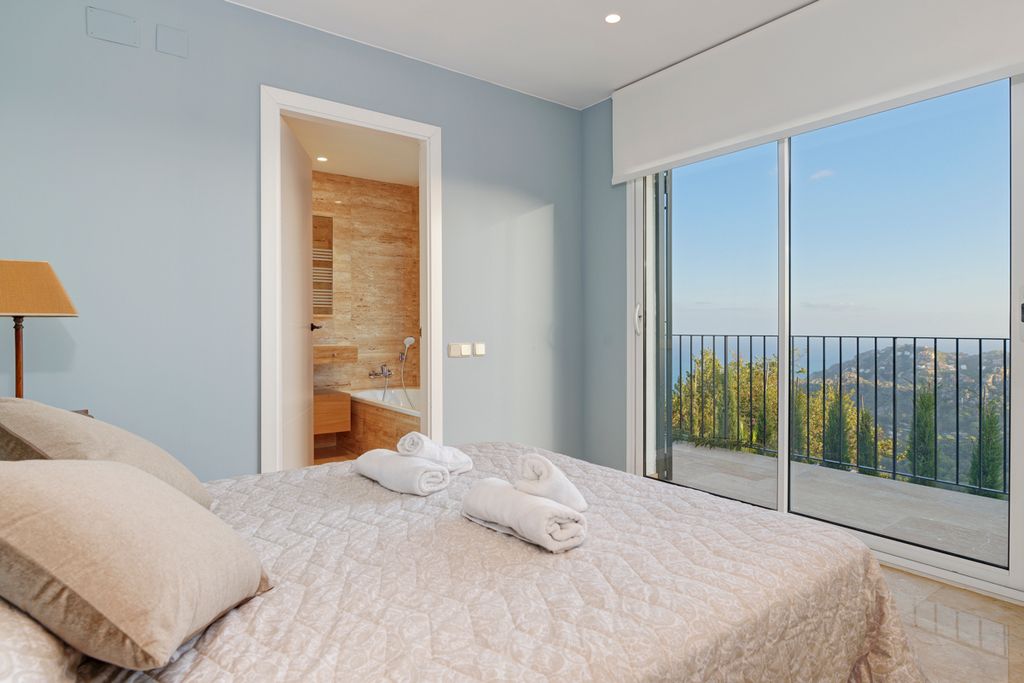 Casa Carla Costa Brava Olivers Travels 5