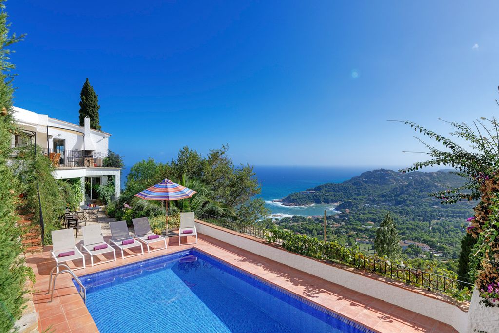 Casa Carla Costa Brava Olivers Travels 1