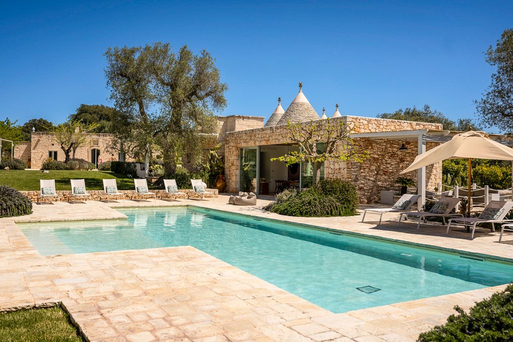 Villa Artistica Puglia Olivers Travels1