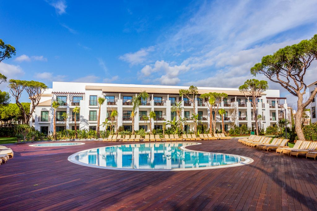 Garden Suite I Pine Cliffs Resort Algarve Olivers Travels 01