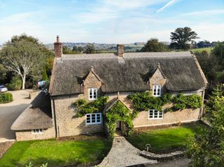 Wisteria Cottage Somerset Olivers Travels 1