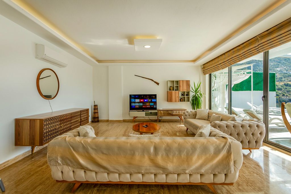 Villa Subat Islamlar Olivers Travels 03