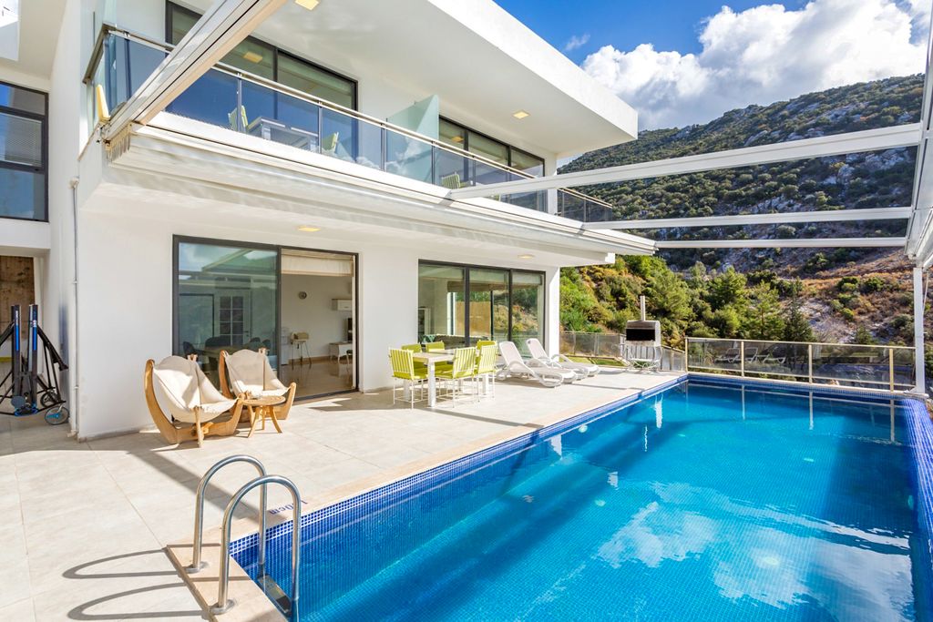 Villa Mayis Islamlar Olivers Travels 01