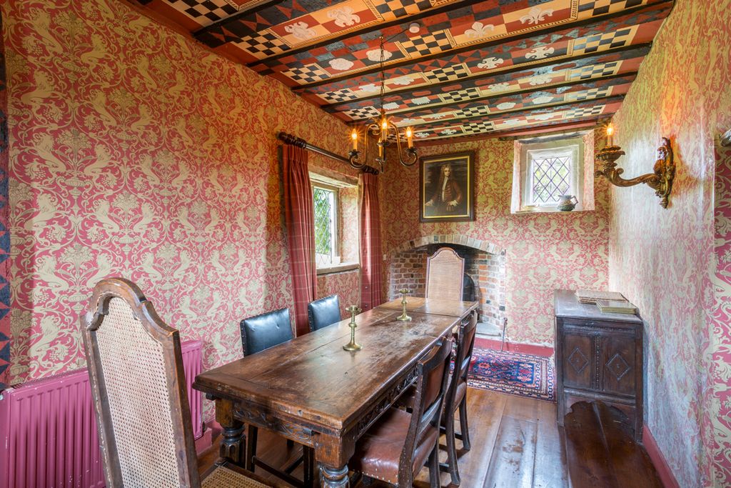 Chevaliers Gatehouse House Midlands Olivers Travels 6