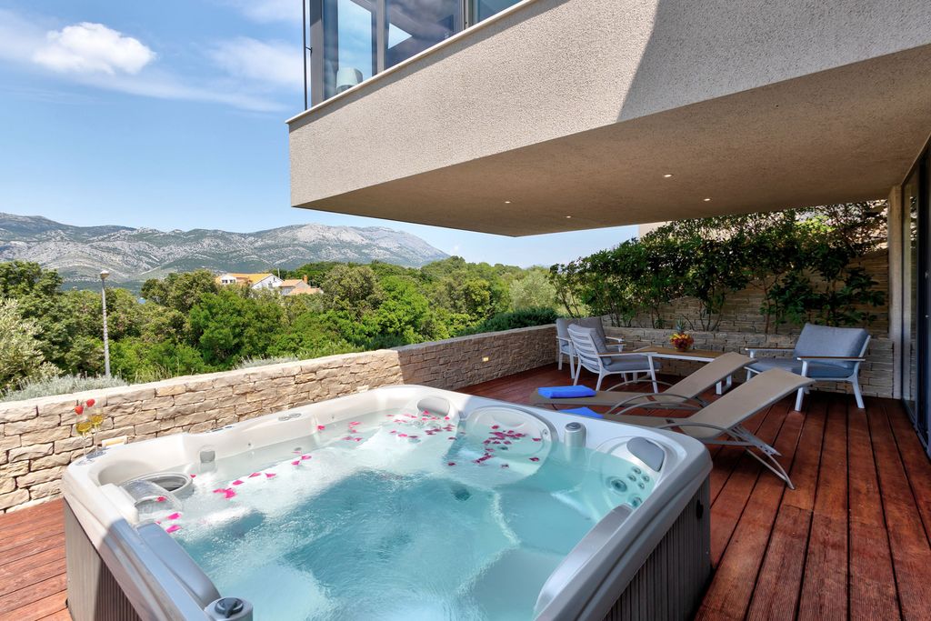 Villa Neveah Croatia Olivers Travels 2