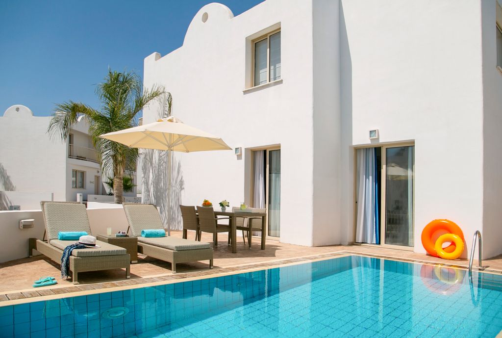 Louis Kalamies Luxury Villas 3 bedroom Villas Cyrpus Olivers Travels 1