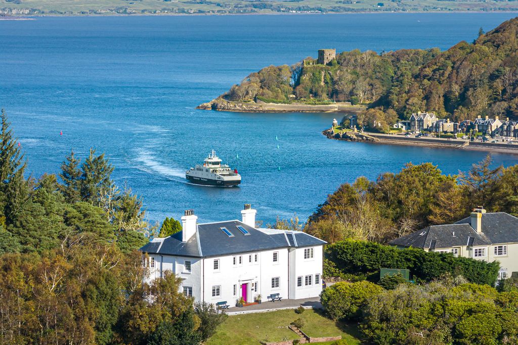 Oban Bay Hall Scotland Olivers Travels 1