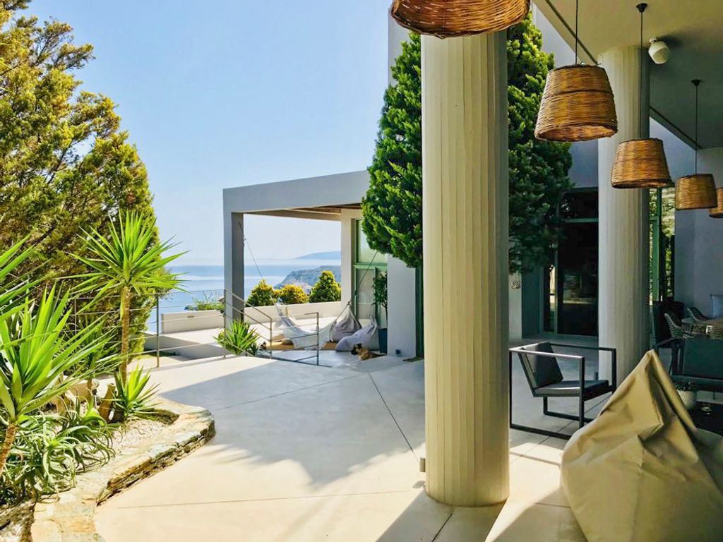 Mama La Roosa Crete Olivers Travels 2