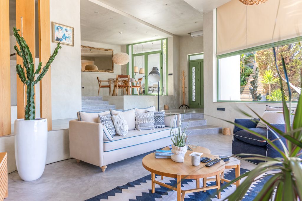 Mama La Roosa Crete Olivers Travels 4.0