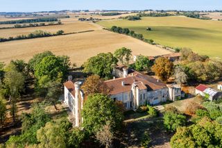 Chateau Rural Midi Pyrenees Olivers Traves 1