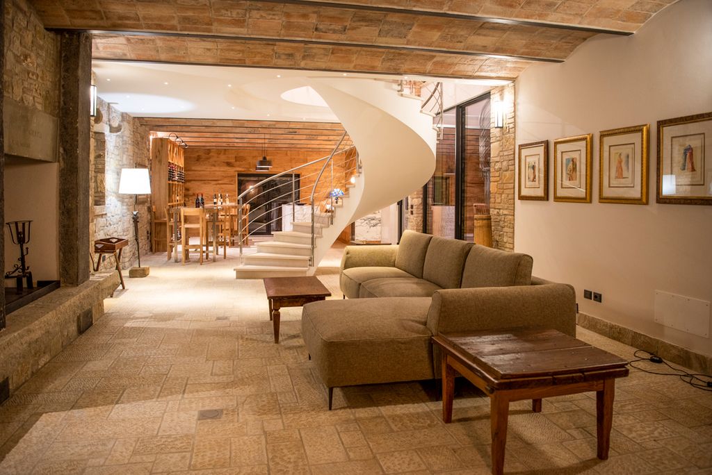 Villa Mirabilis Umbria Olivers Travels3
