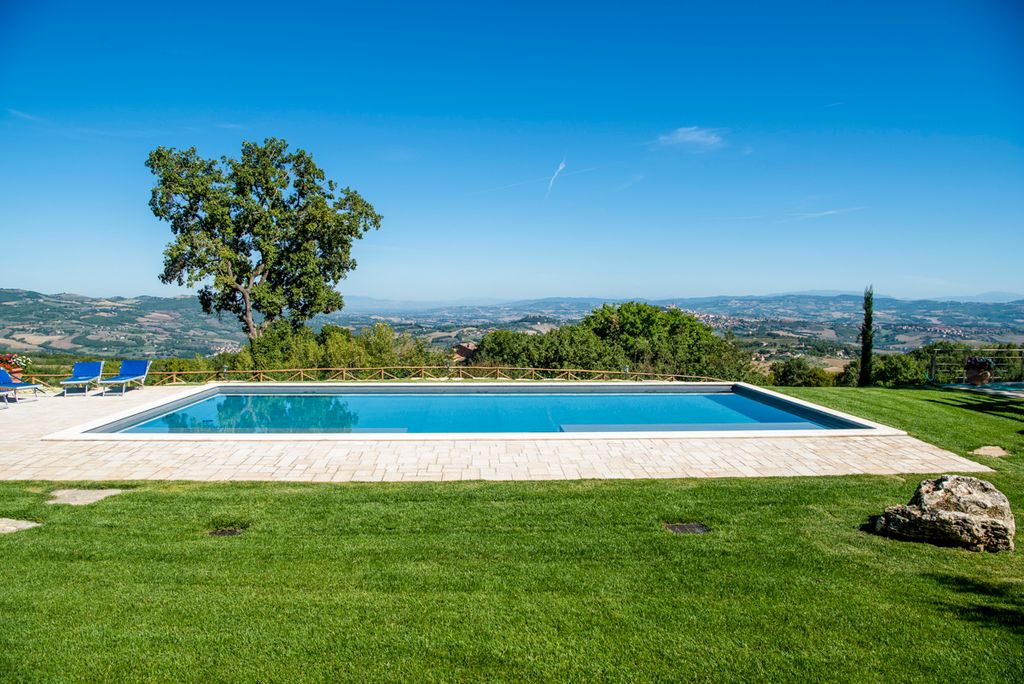 Villa Mirabilis Umbria Olivers Travels1