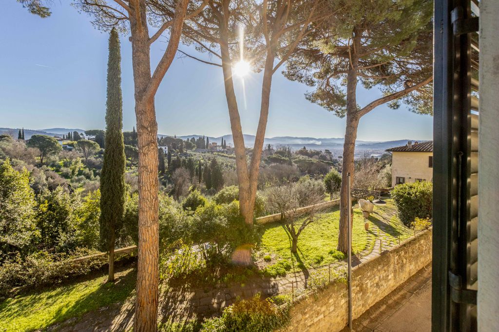 La Poetessa Tuscany Olivers Travels 002