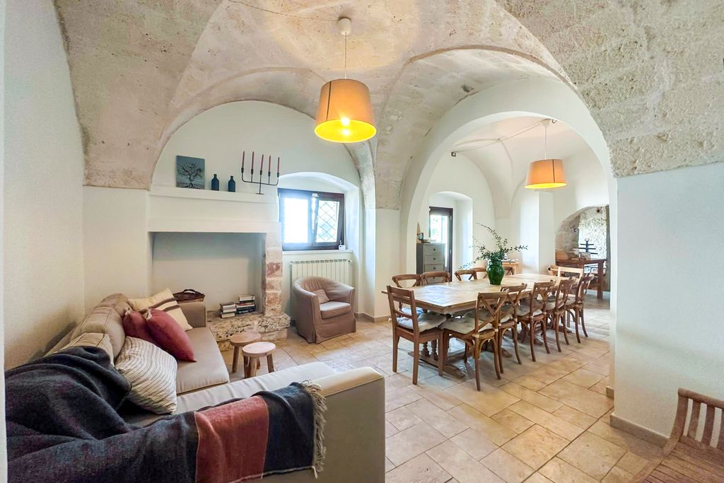 Trulli Trazzonara Puglia Olivers Travels3