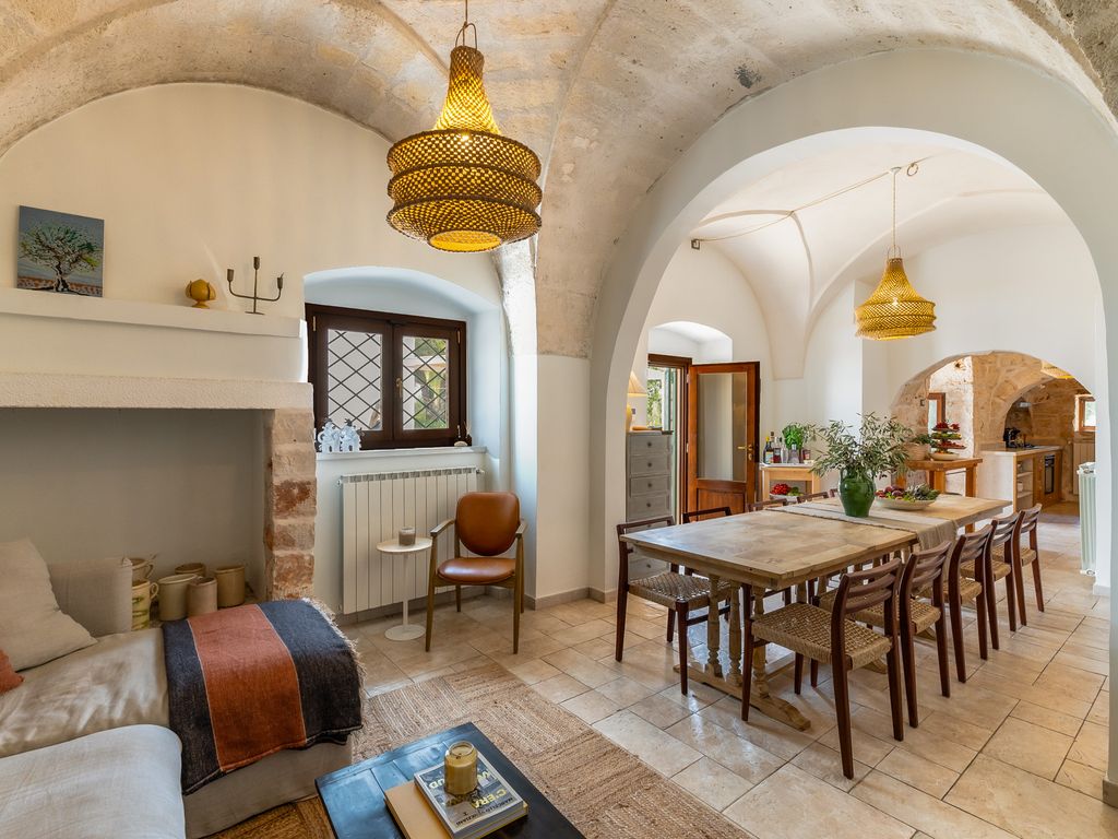 Trulli Trazzonara Puglia Olivers Travels 003