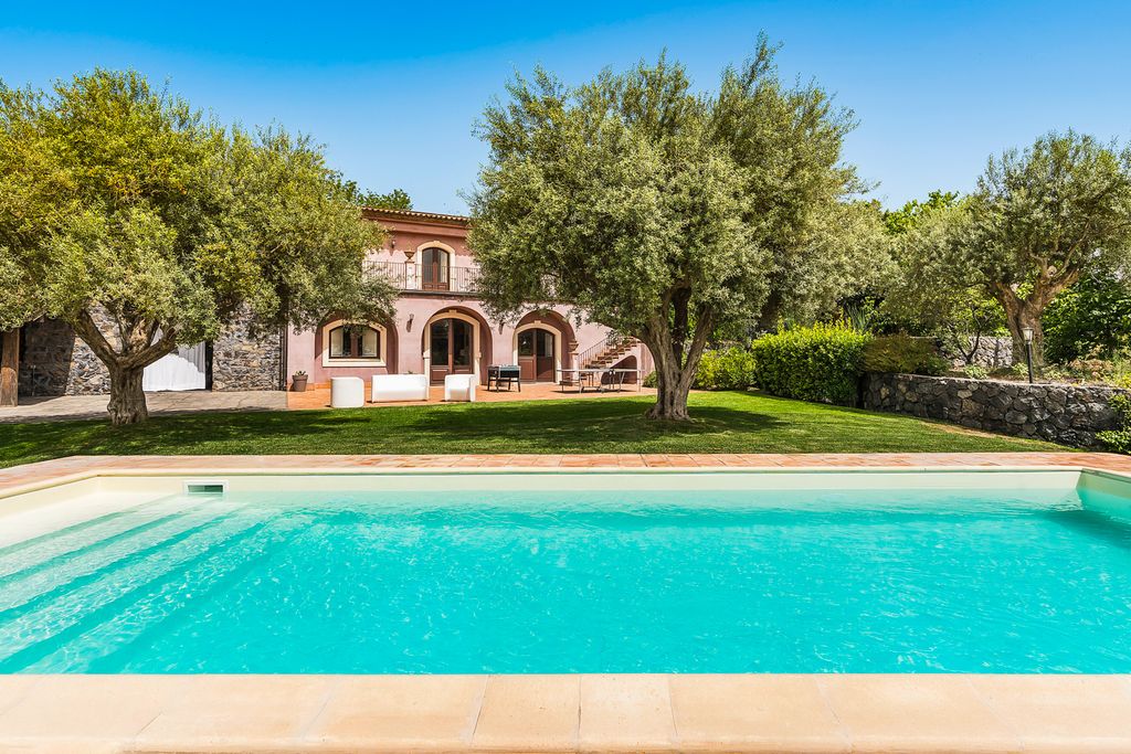 Villa Dei Tigli Sicily Italy OliversTravels 3