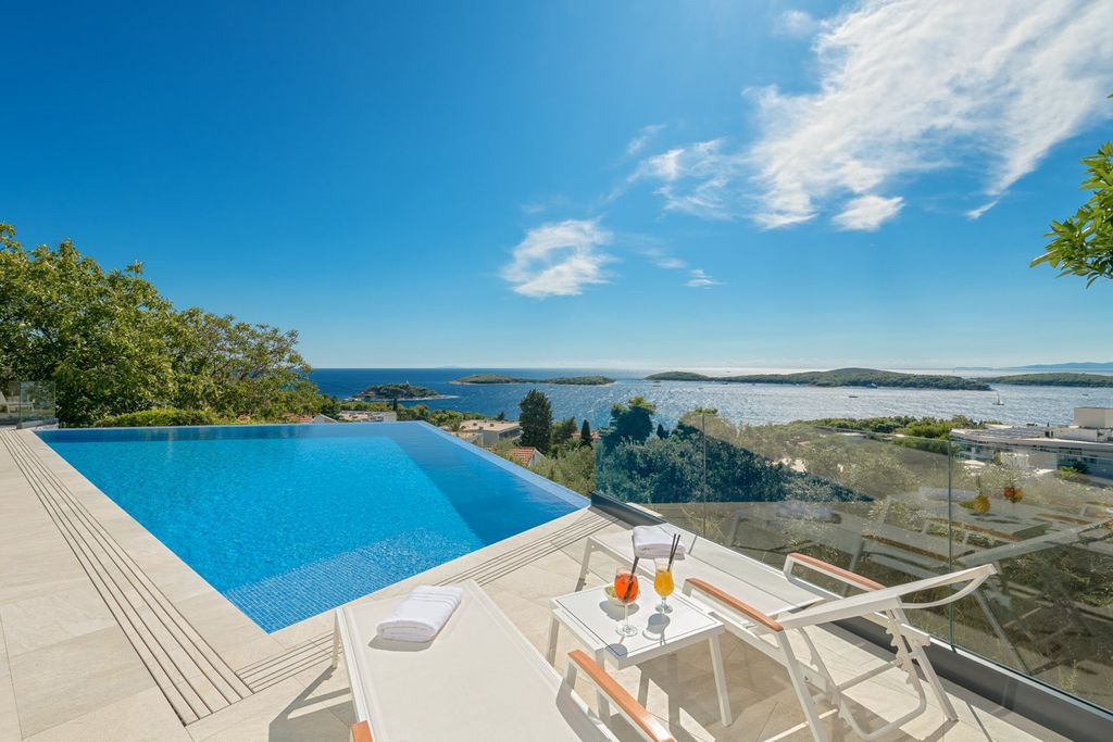 Villa Rozo Hvar Olivers Travels 02