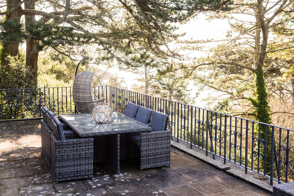 Salcombe Retreat Devon Olivers Travels2