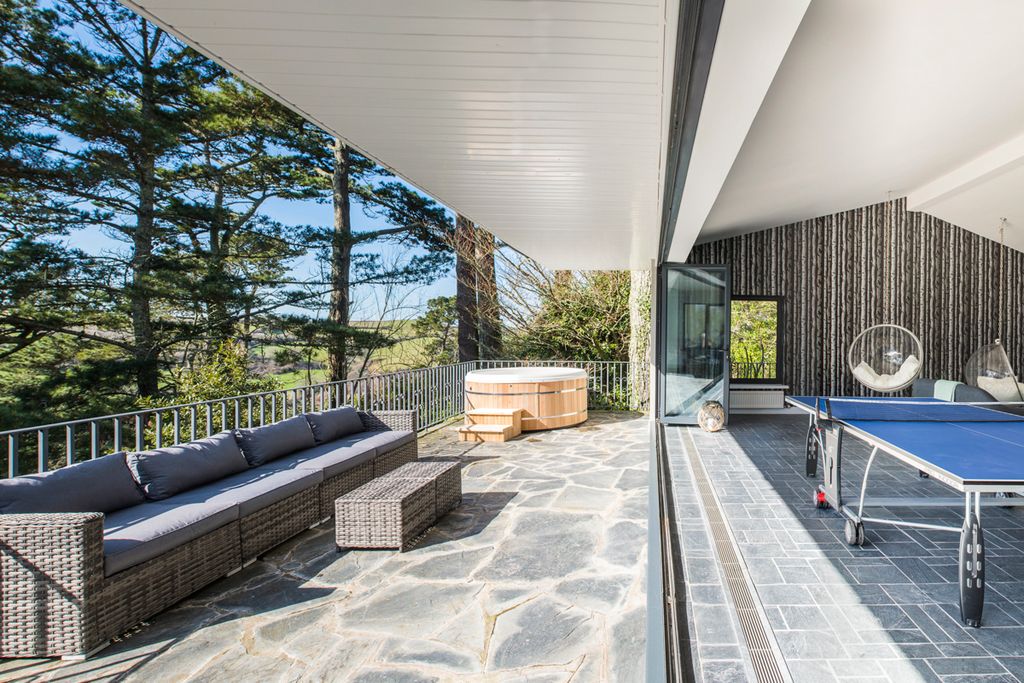 Salcombe Retreat Devon Olivers Travels1