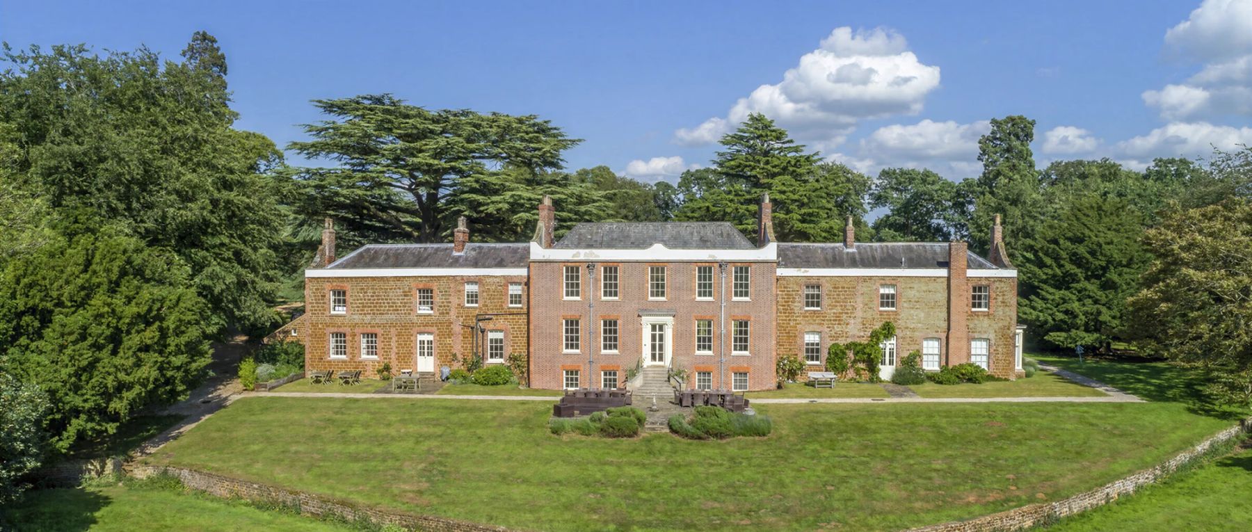 001 inglethorpe hall england olivers travels desktop center