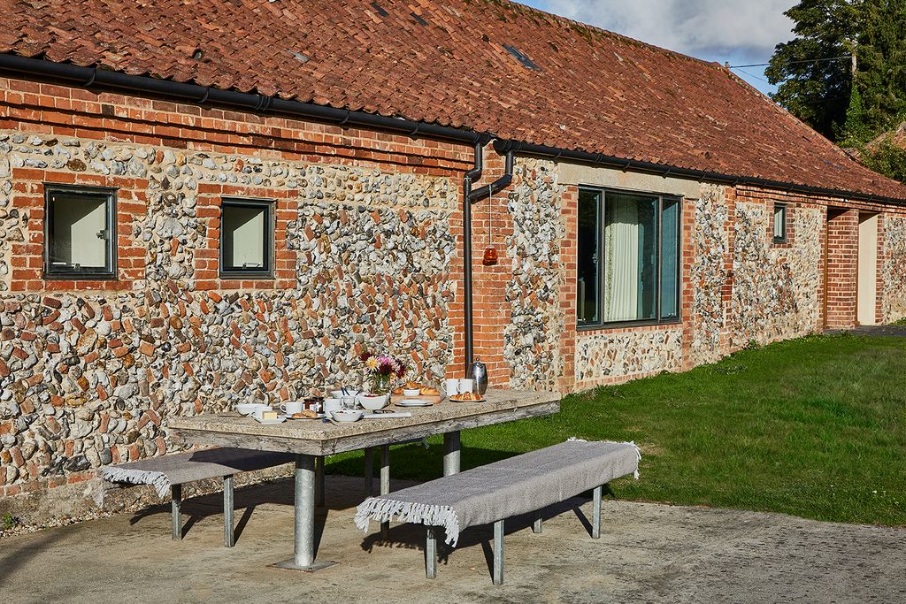 Stables Barn Norfolk Olivers Travels1