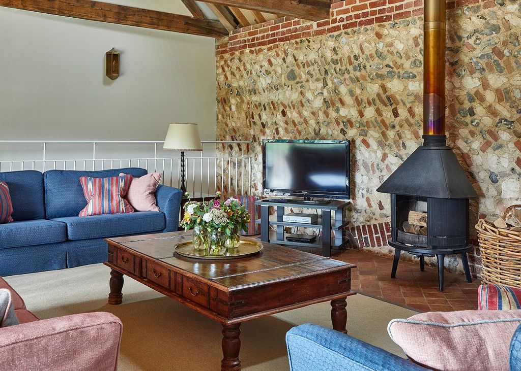 Threshing Barn Norfolk Olivers Travels1