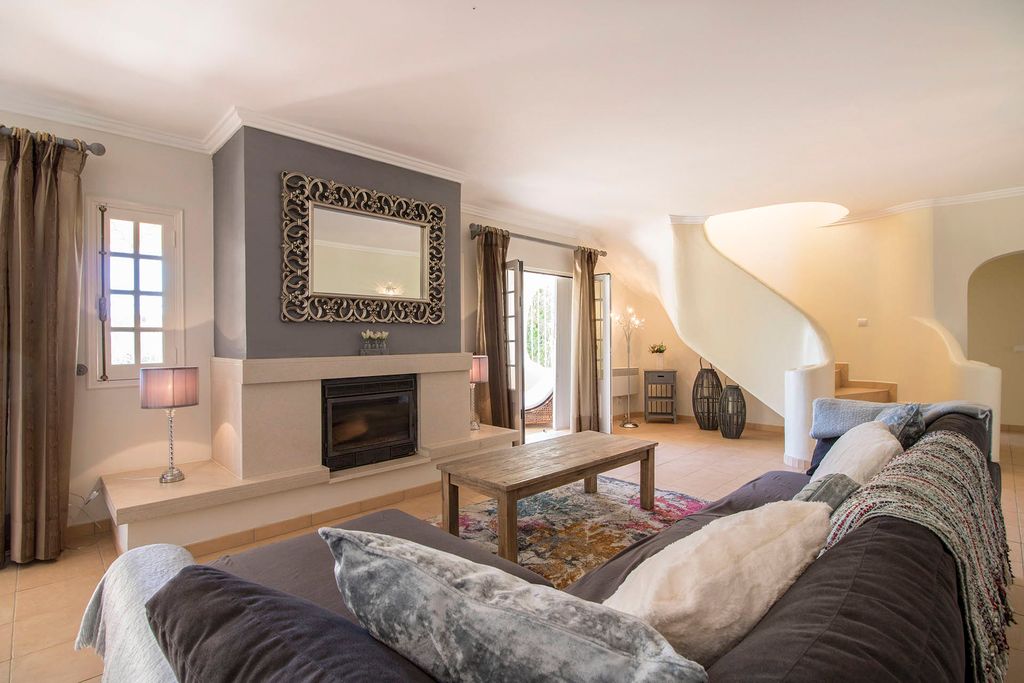 Villa Eloa Vale do Lobo Olivers Travels 3